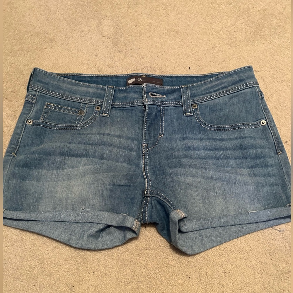 Light wash Levi denim shorts